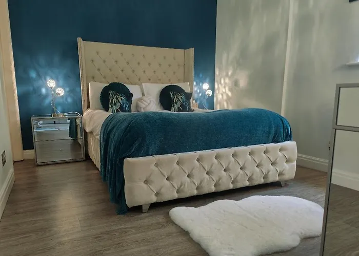 Chester City Apartments - With Free Parking